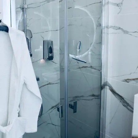 Hanza Tower -m&m Luxury