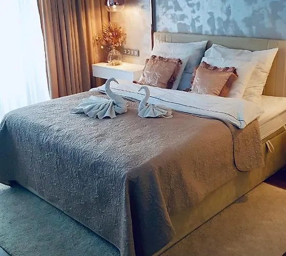 Hanza Tower -m&m Luxury Apartment