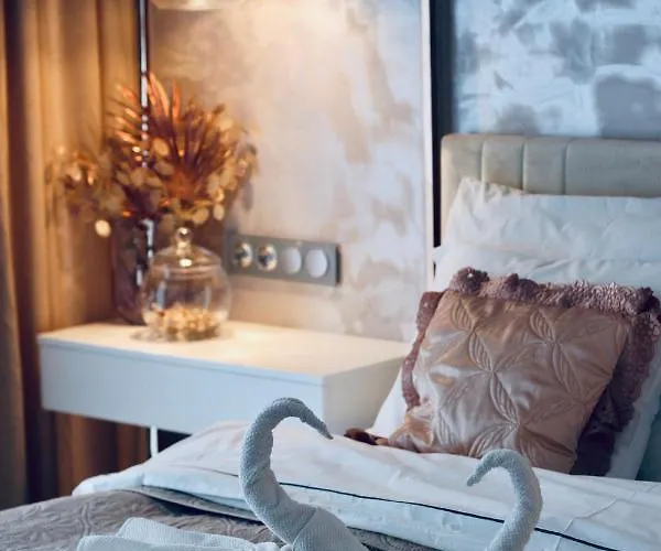 Hanza Tower -m&m Luxury Apartment *